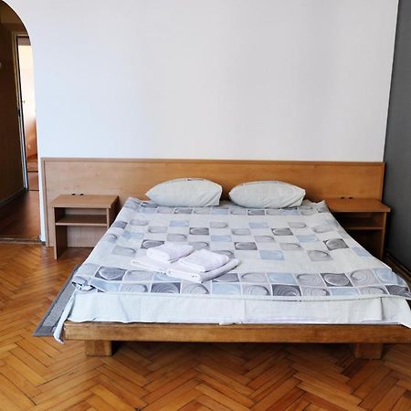Apartment On Svobody Avenue Lviv Exterior photo