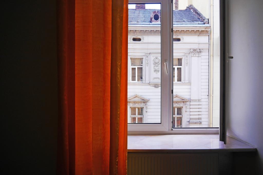 Apartment On Svobody Avenue Lviv Exterior photo